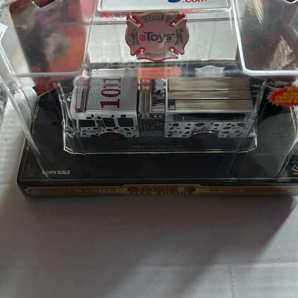 Limited Edition Code 3 Fire Engine - Picture 3 of 6